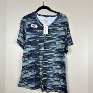 Eanklosco med  shirt 19- p2 p 28” length button accent nwt